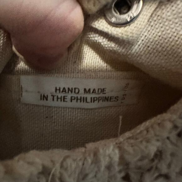 Handmade Wooden Handle Crochet Cream Handbag with a little discoloring - Picture 4 of 5